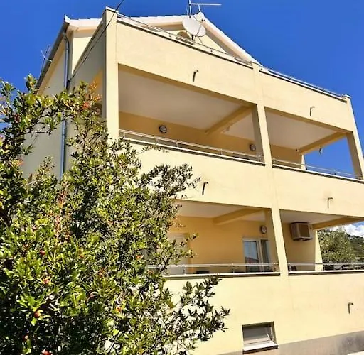 Apartamento Vali 2 *