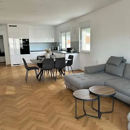 Apartment Vali 2 *
