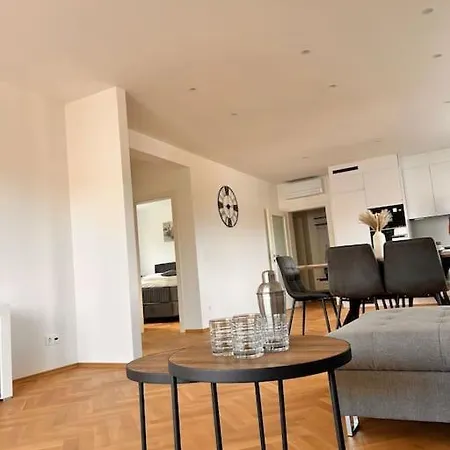 Appartement Vali 2 *